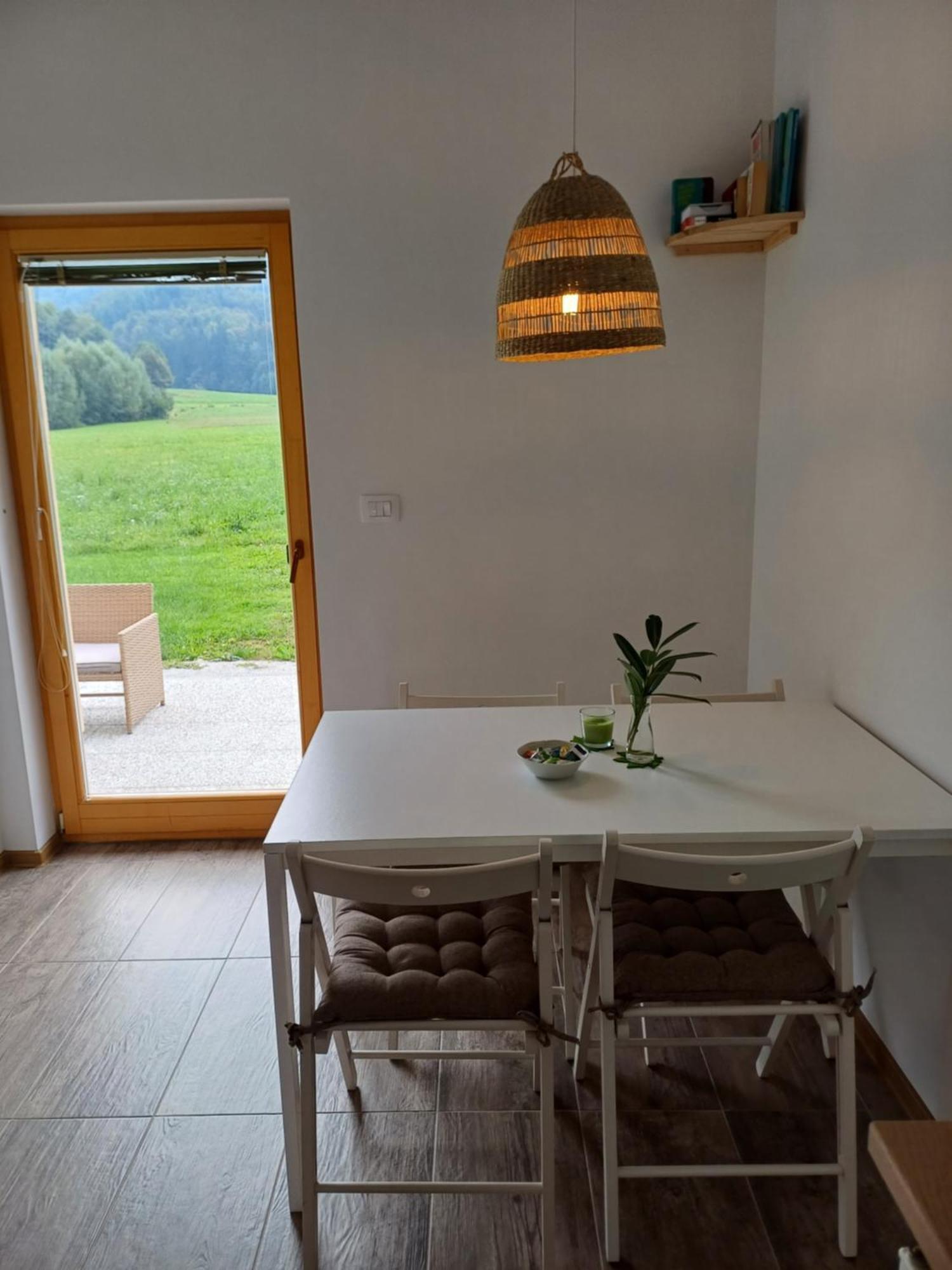Apartma Pod Pugledom Lägenhet Ljubljana Exteriör bild